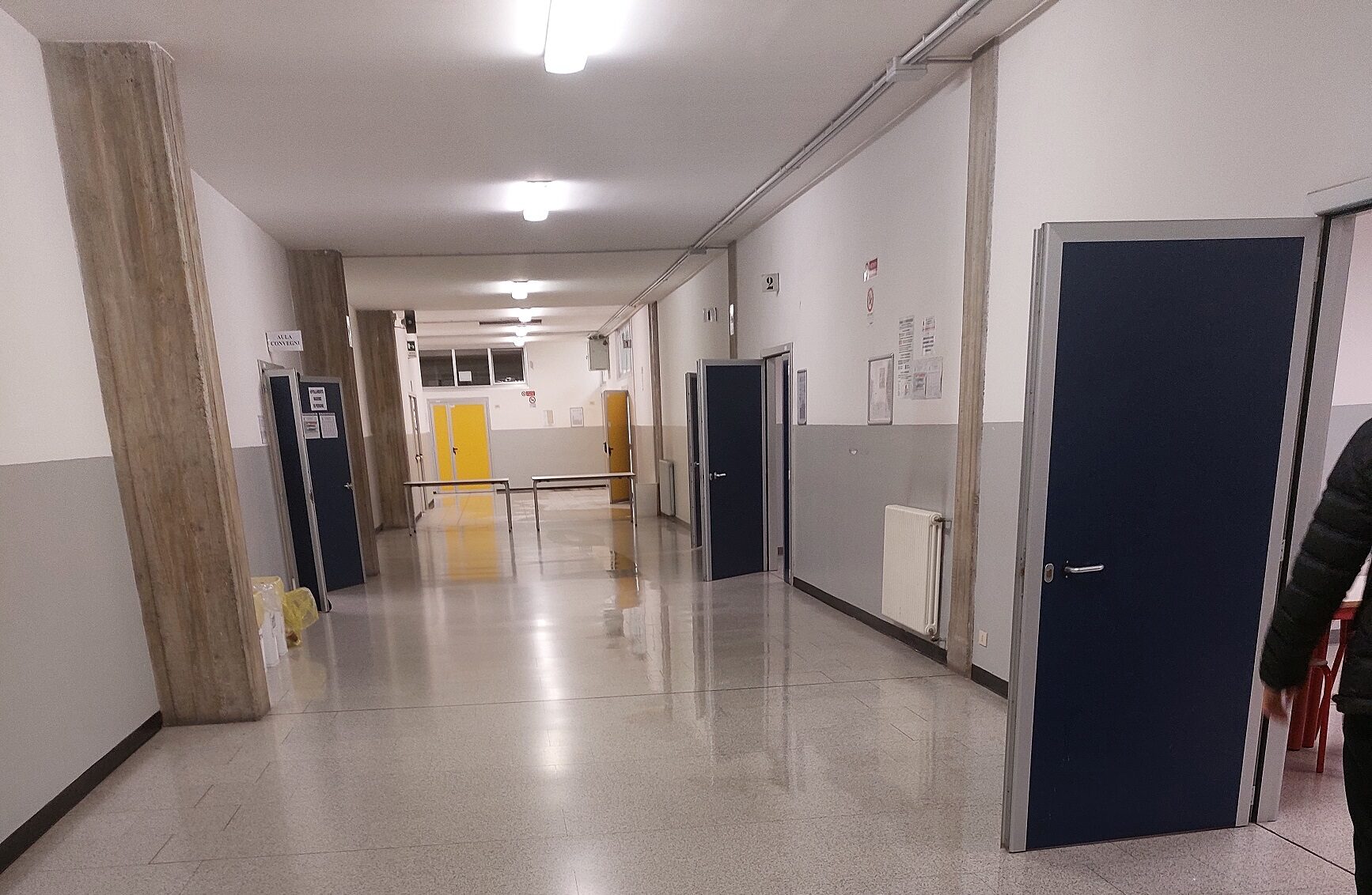 Magistri Cumacini, piove all’interno dell’istituto