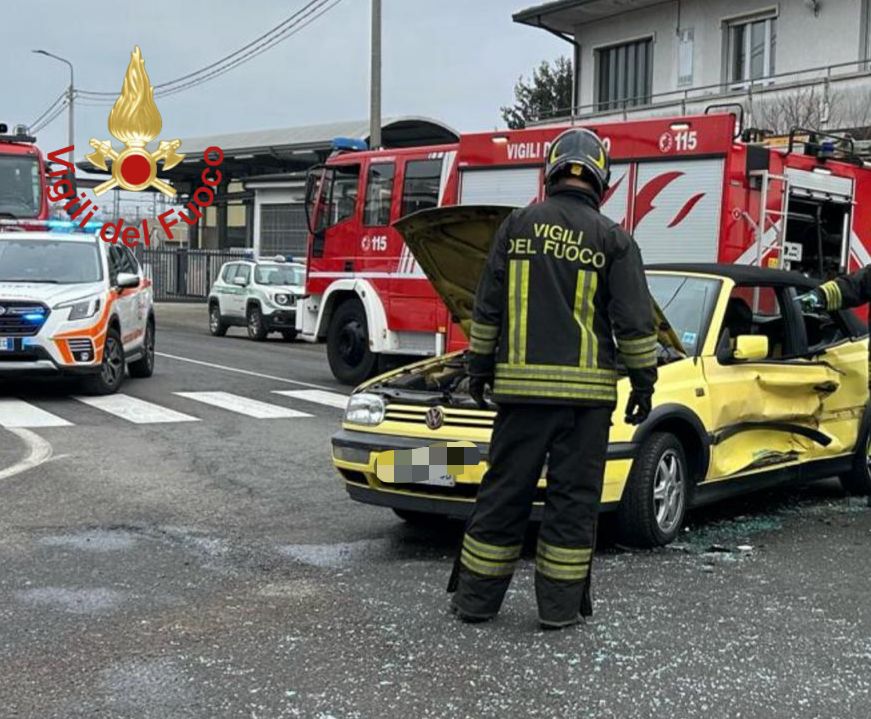 Incidente tra due auto a Cadorago, tre feriti in ospedale