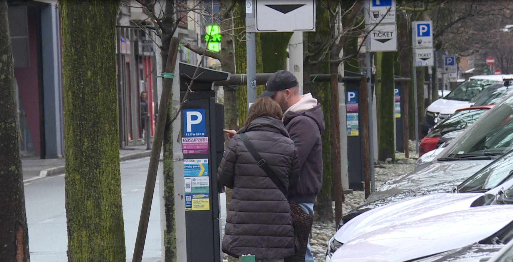 Nuove tariffe della sosta a Como. Da domani gli aumenti nella zona rossa: due euro l’ora in centro