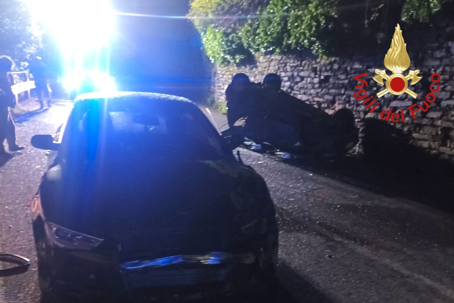 Incidente nella notte a Blevio. Intervento dei vigili del fuoco, quattro feriti