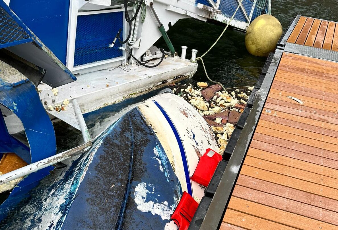 Maltempo, raffiche di vento e pioggia. Barche distrutte sul Lago Ceresio