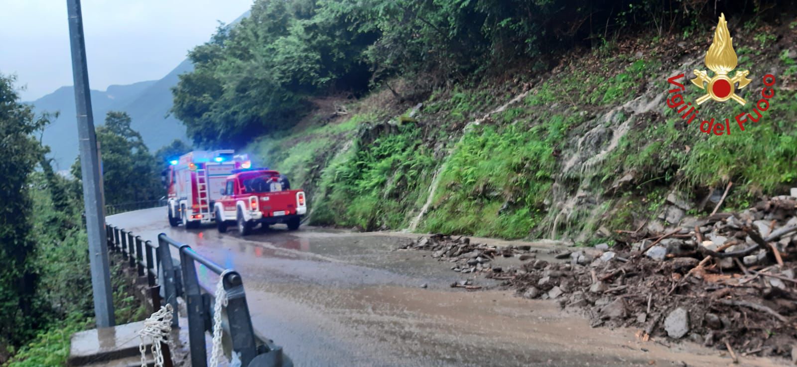 Frana ad Argegno sulla strada che porta a Schignano