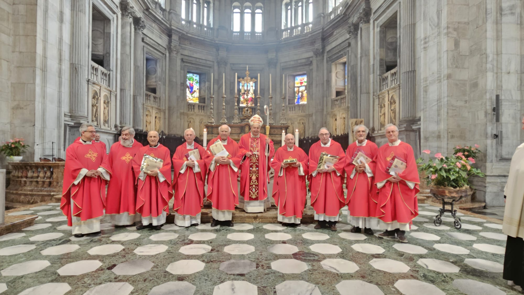 Solennità dei Santi Pietro e Paolo, la messa nel Duomo di Como celebrata dal cardinale Cantoni