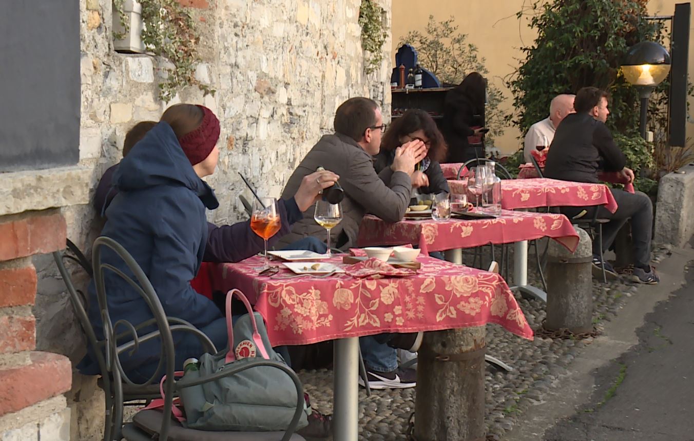 Siglato il rinnovo del Contratto nazionale del settore turistico. Previsti aumenti degli stipendi e nuovi diritti