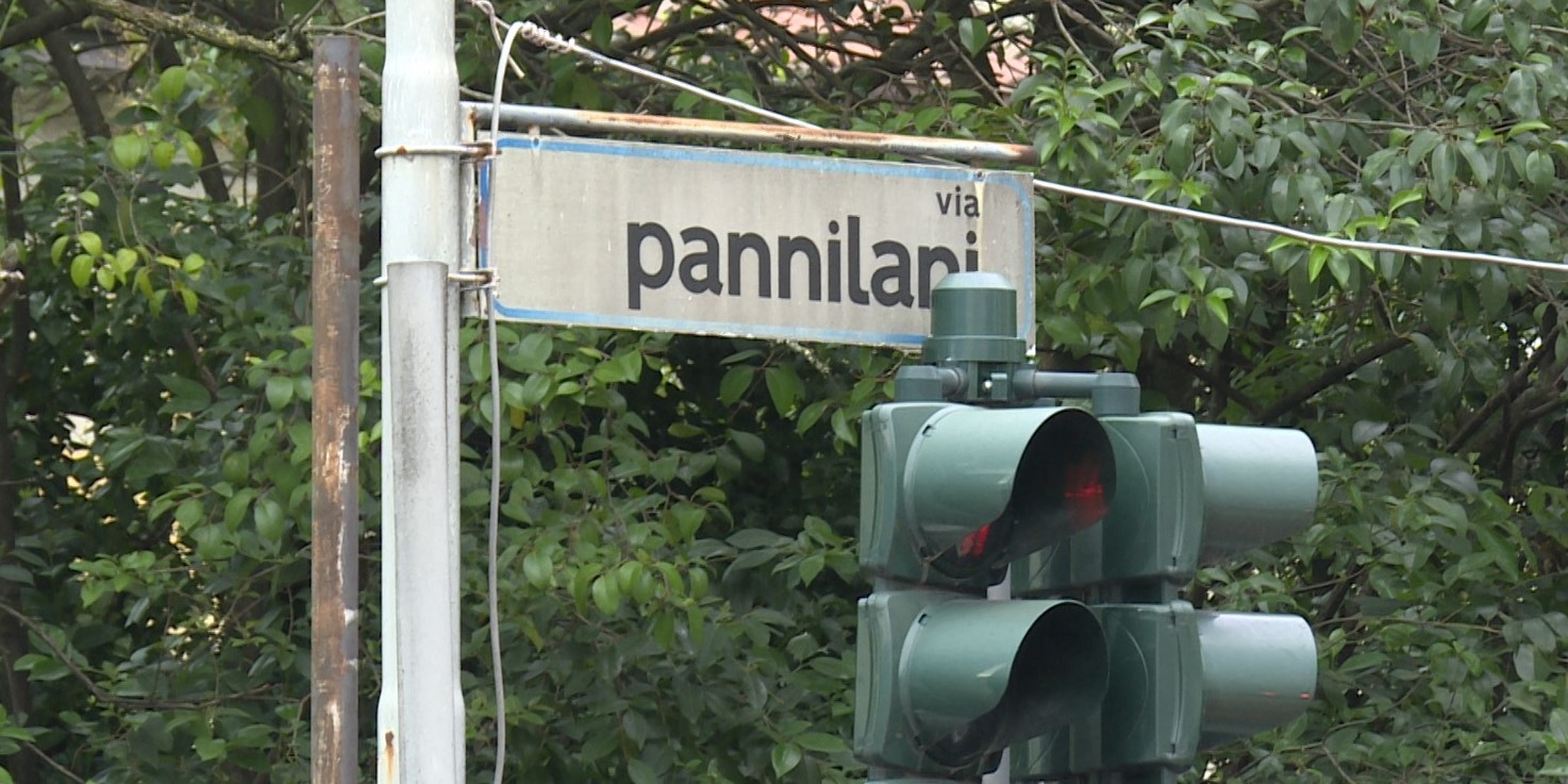 Riaperta a senso unico alternato via Pannilani