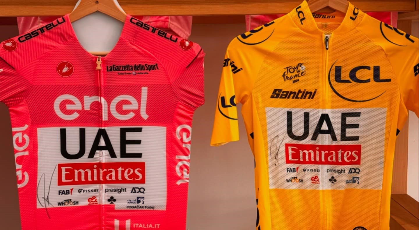 Le maglie rosa e gialla 2024 di Tadej Pogacar al Museo del Ghisallo