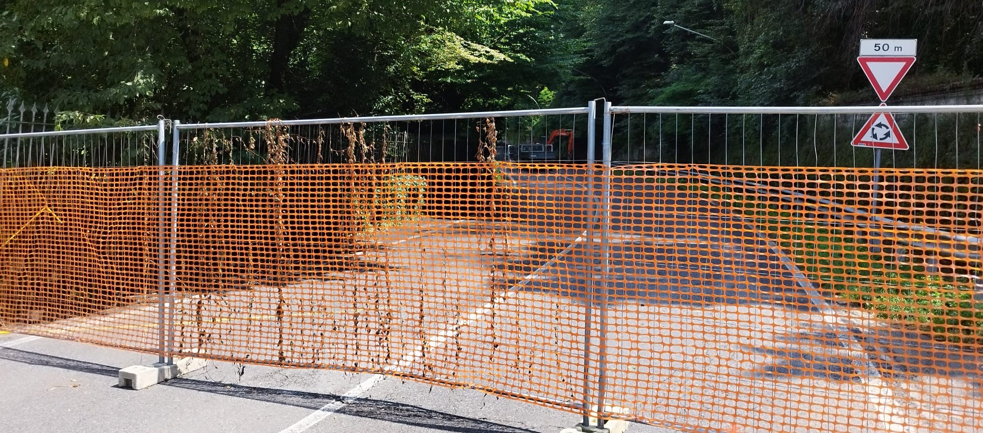 Strada Valassina interrotta a Longone, riapertura prevista nel tardo pomeriggio