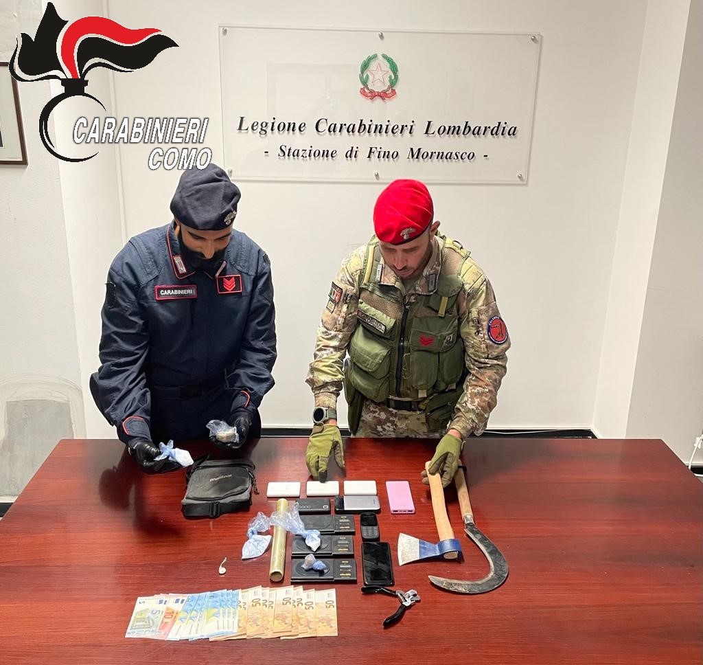 Fino Mornasco, smantellato un bivacco della droga. Arrestati due marocchini