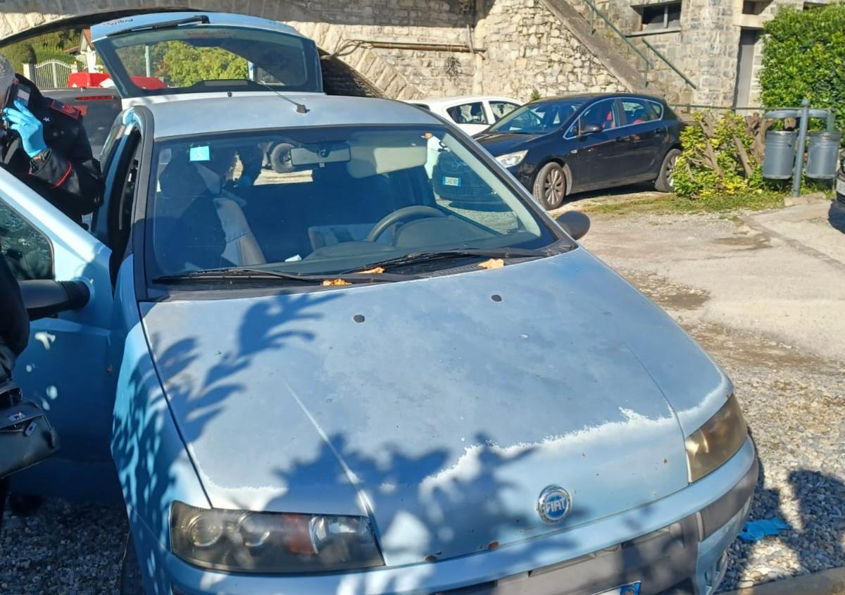 Tremezzina, fugge all’alt e si schianta. Non aveva la patente ed era ai domiciliari