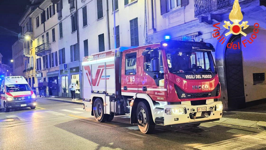 Incendio in via Milano, soccorso un uomo di 45 anni