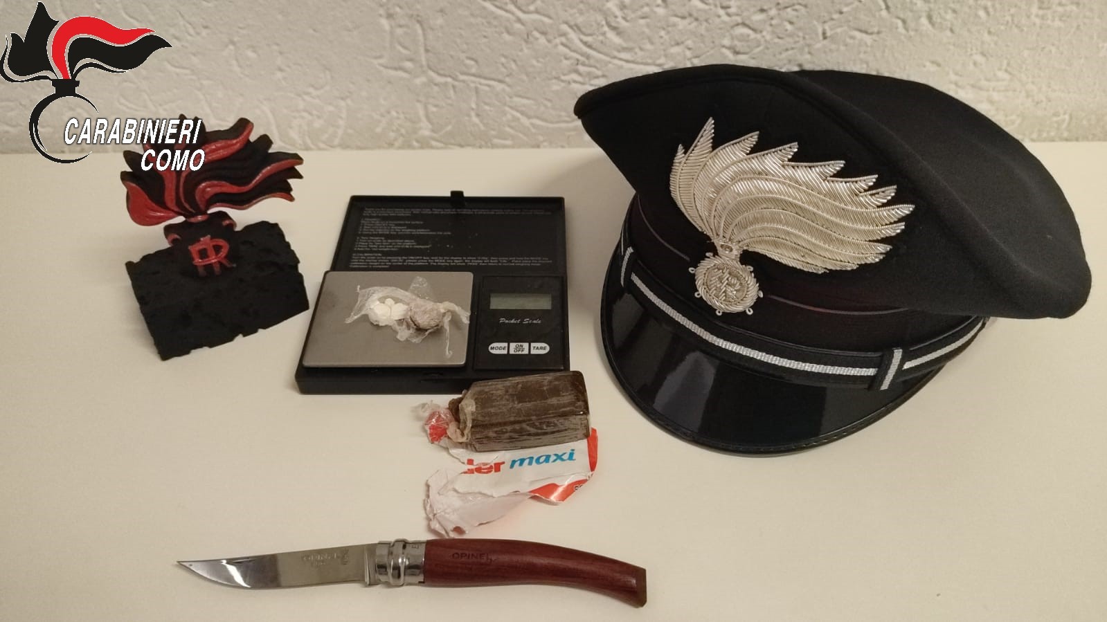 Controlli dei carabinieri nel Canturino: 17enne con coltello da 18 centimetri, 20enne con l’hashish