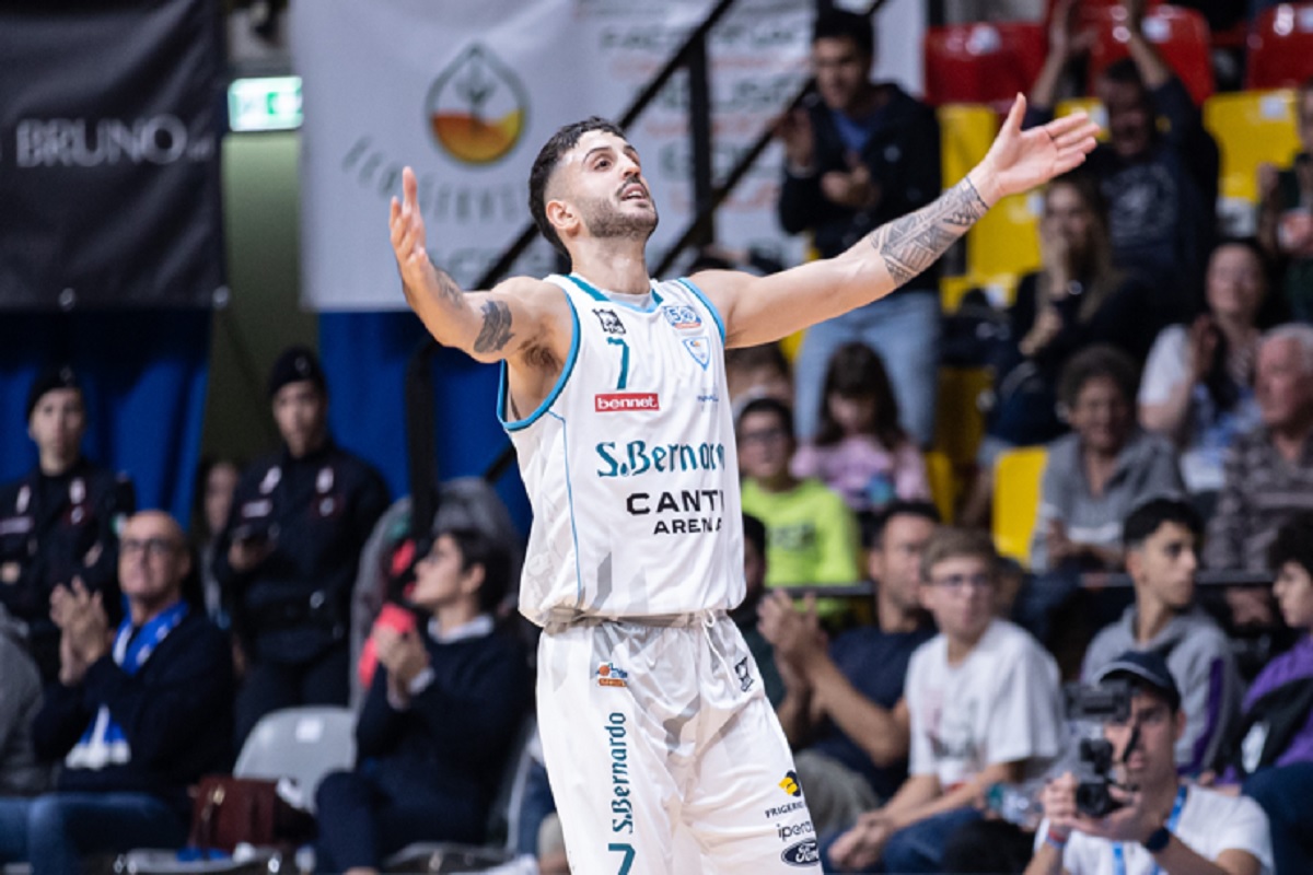 Basket, domani alle 18 a Desio Cantù affronterà Cento