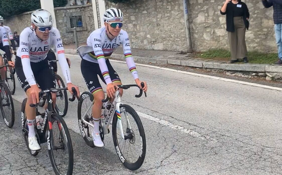 VIDEO – Ciclismo, Tadej Pogačar scala il Ghisallo: il campione del mondo prova la salita per il Lombardia