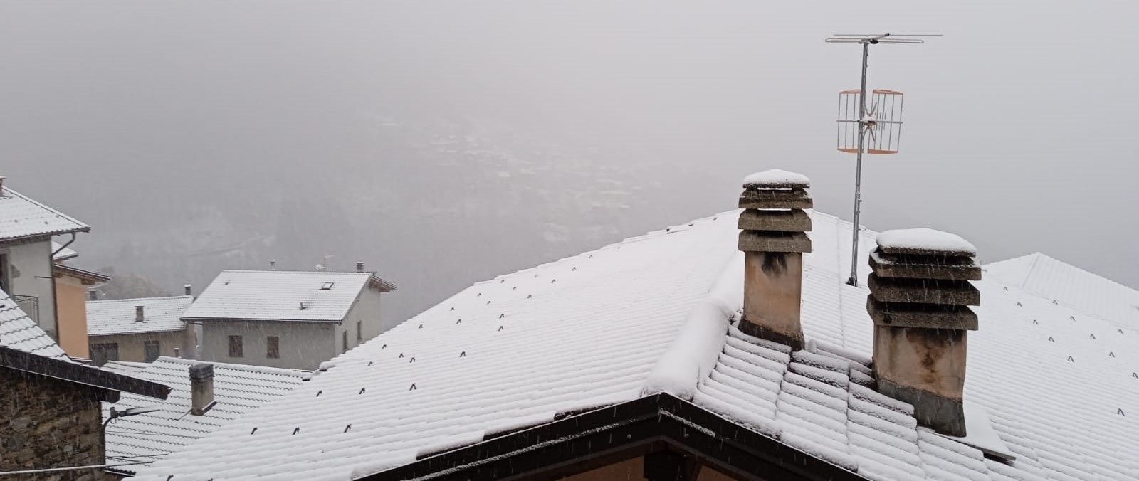 Neve sul Lario, primi fiocchi nelle valli Cavargna e Intelvi. Le immagini
