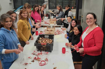 L’arte contro la violenza sulle donne, l’installazione al Liceo Melotti di Cantù