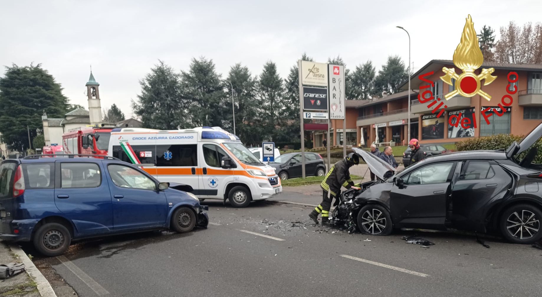 Incidente tra due auto a Cermenate, soccorsi un uomo e una donna