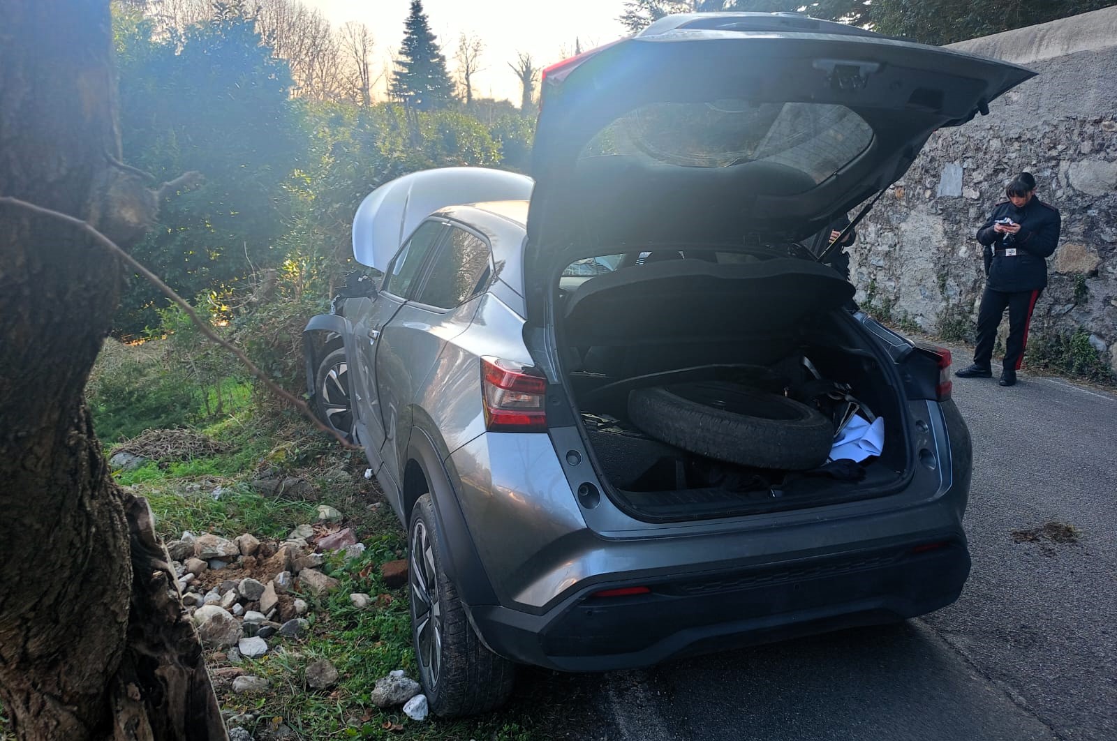 Folle fuga in auto da Ardenno a Erba con neonato a bordo e incidente finale