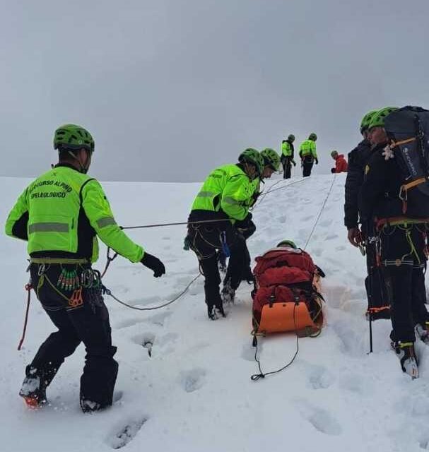 Soccorso alpino, esercitazione sulla neve in Val Cavargna