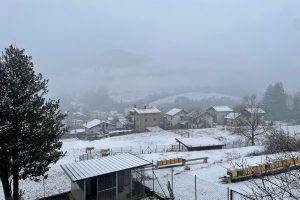 Cielo coperto e instabilità: neve sul Lario
