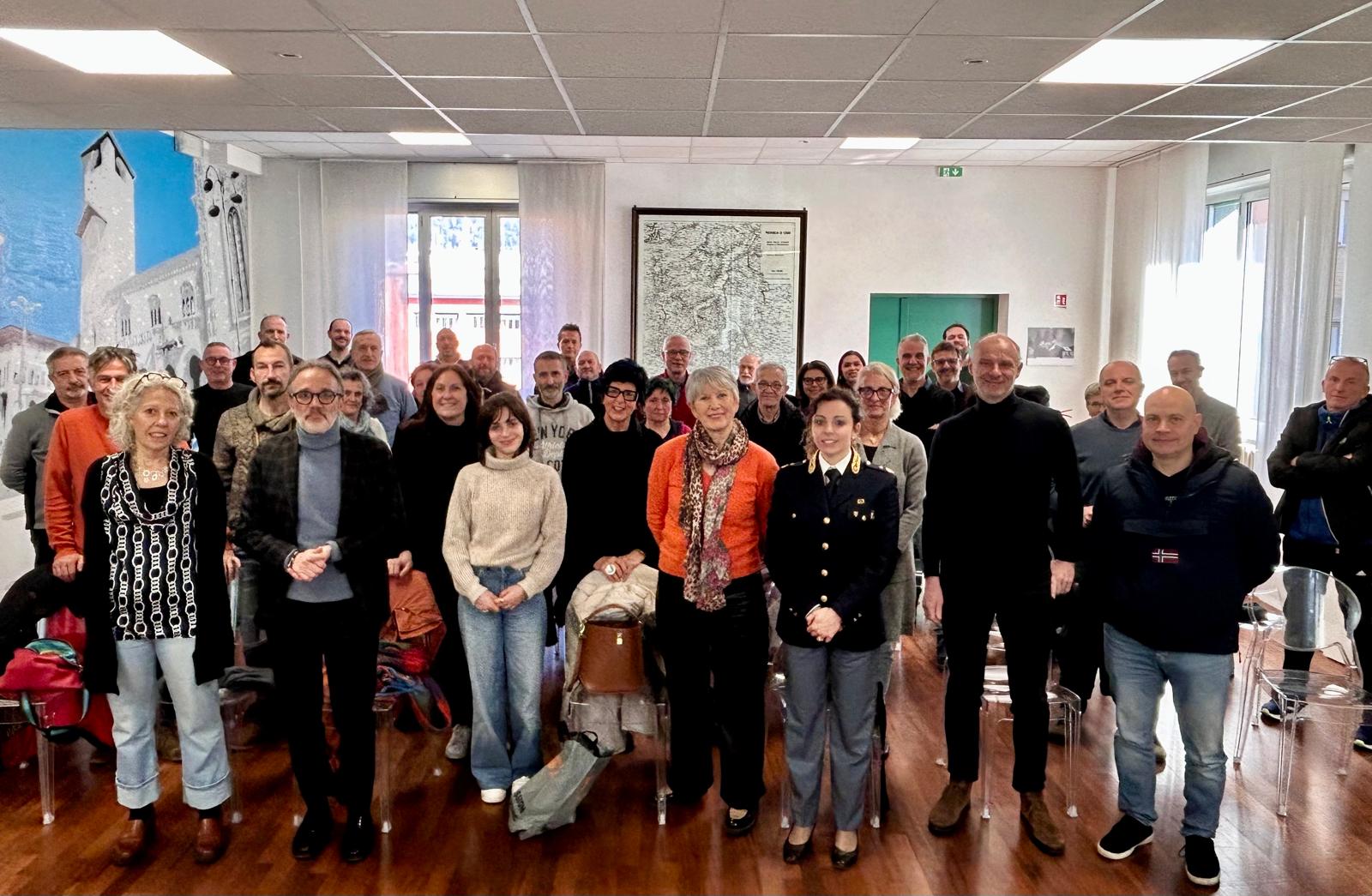 Violenza e degrado nei pressi della “mensa del povero”, riunione in prefettura e incontro polizia-volontari