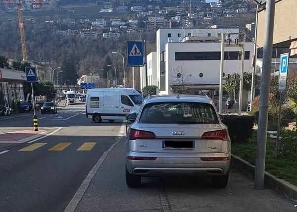 Sosta selvaggia, nuova puntata della “battaglia” tra Italia e Svizzera