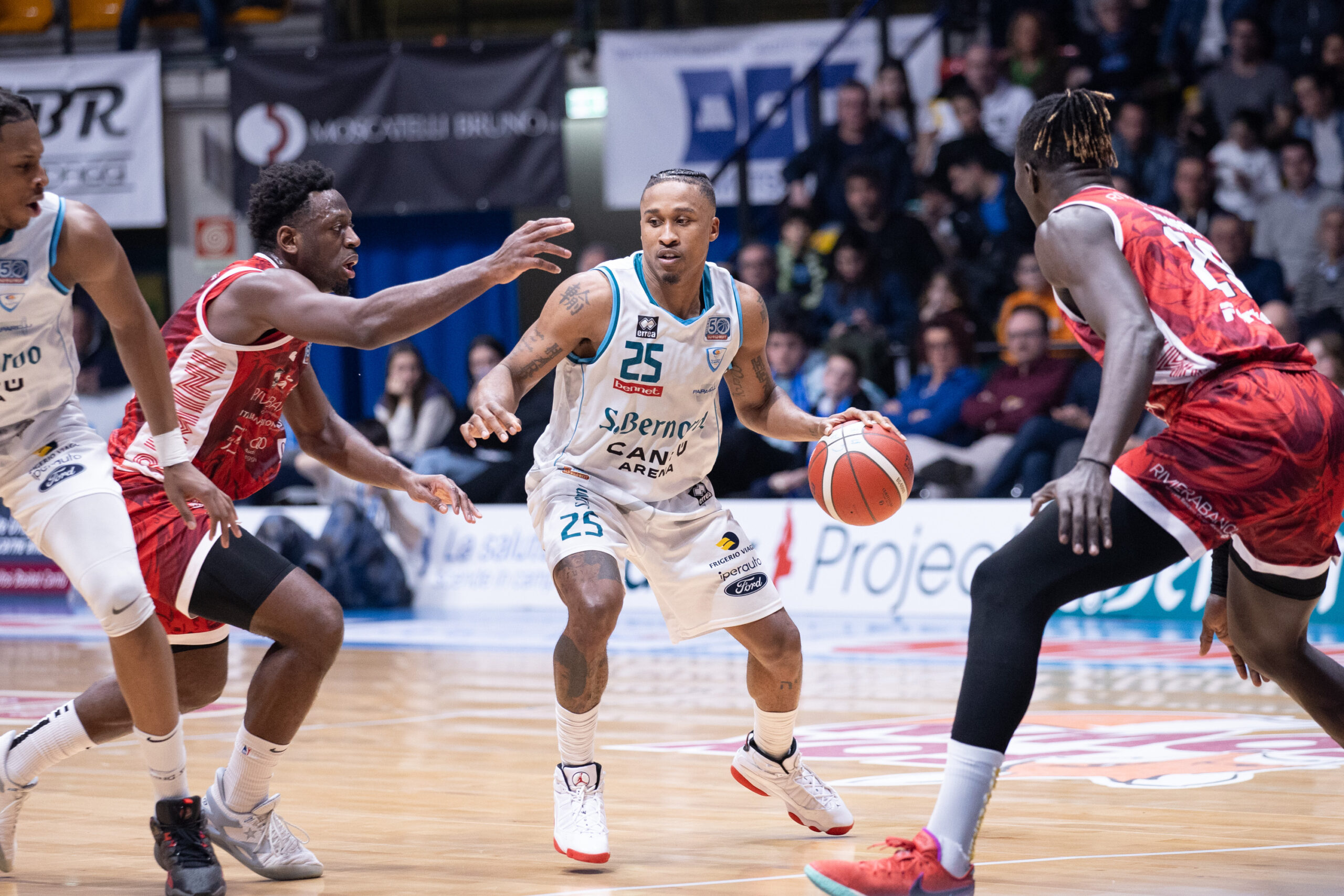 Cantù batte Rimini per 84-74, vittoria fondamentale in ottica playoff