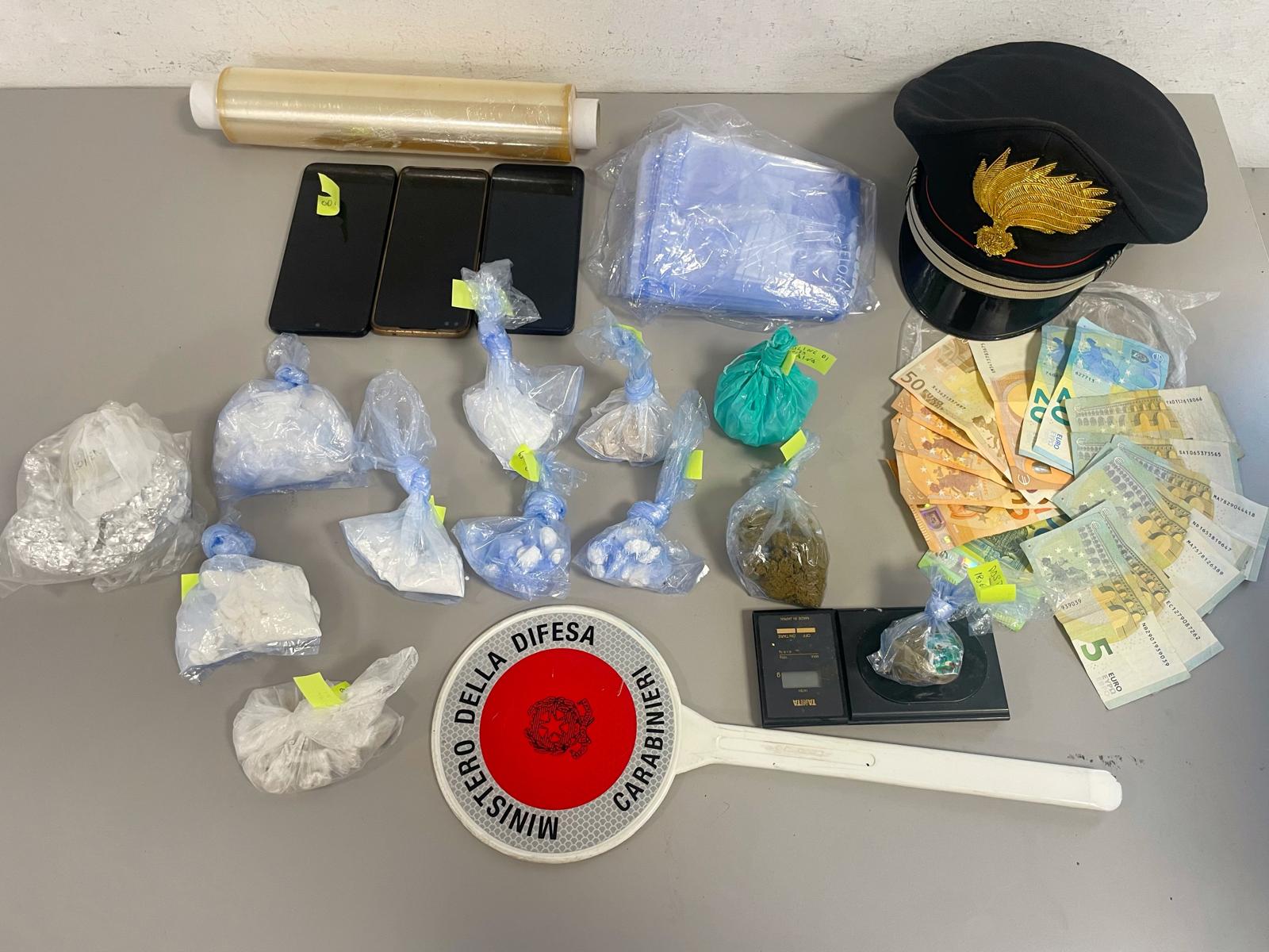 Folle velocità e manovre pericolose: inseguimento e arresto di un 27enne marocchino