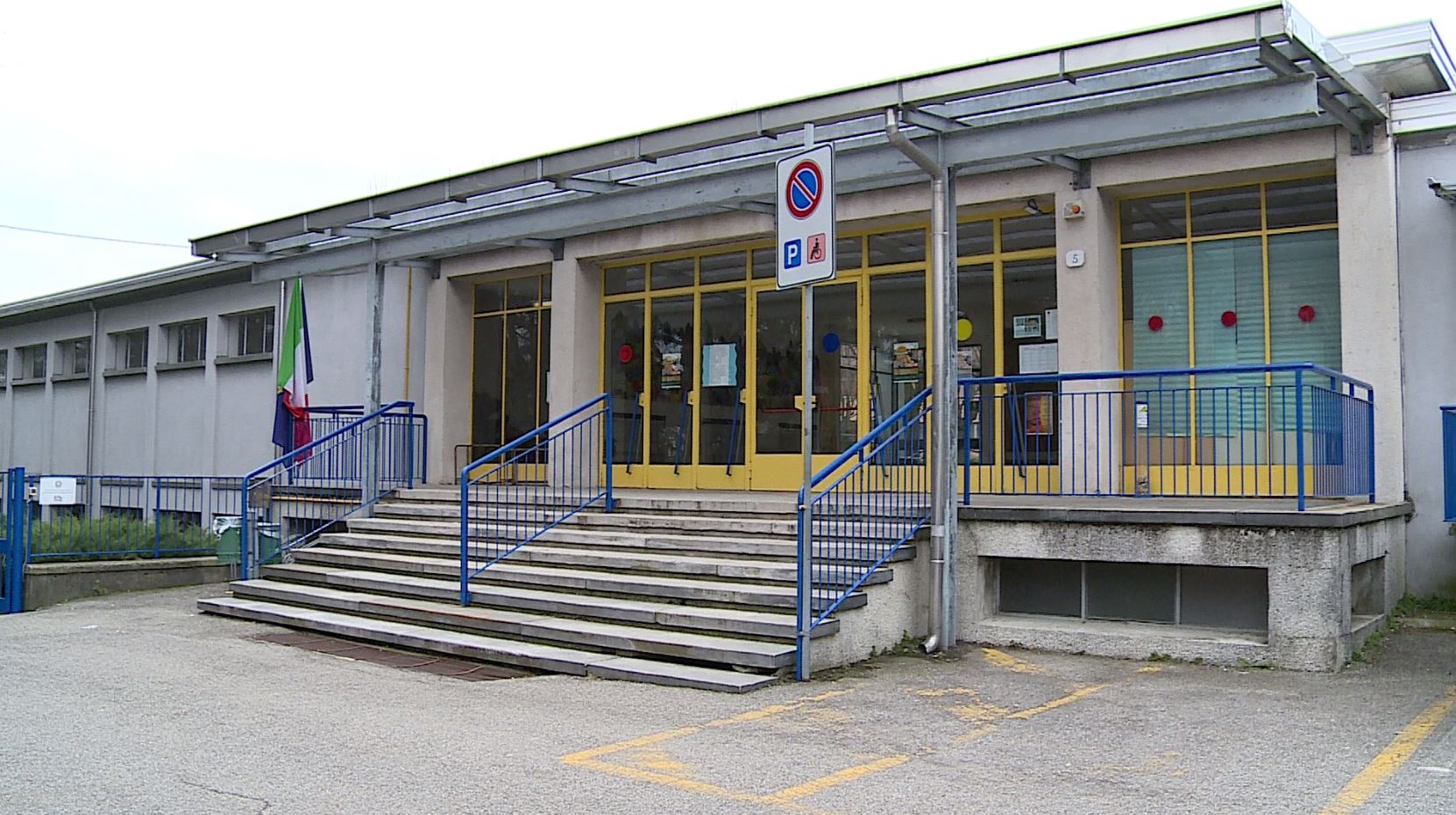 Riscaldamento guasto, bambini dell’asilo e della primaria di Breccia trasferiti a Prestino