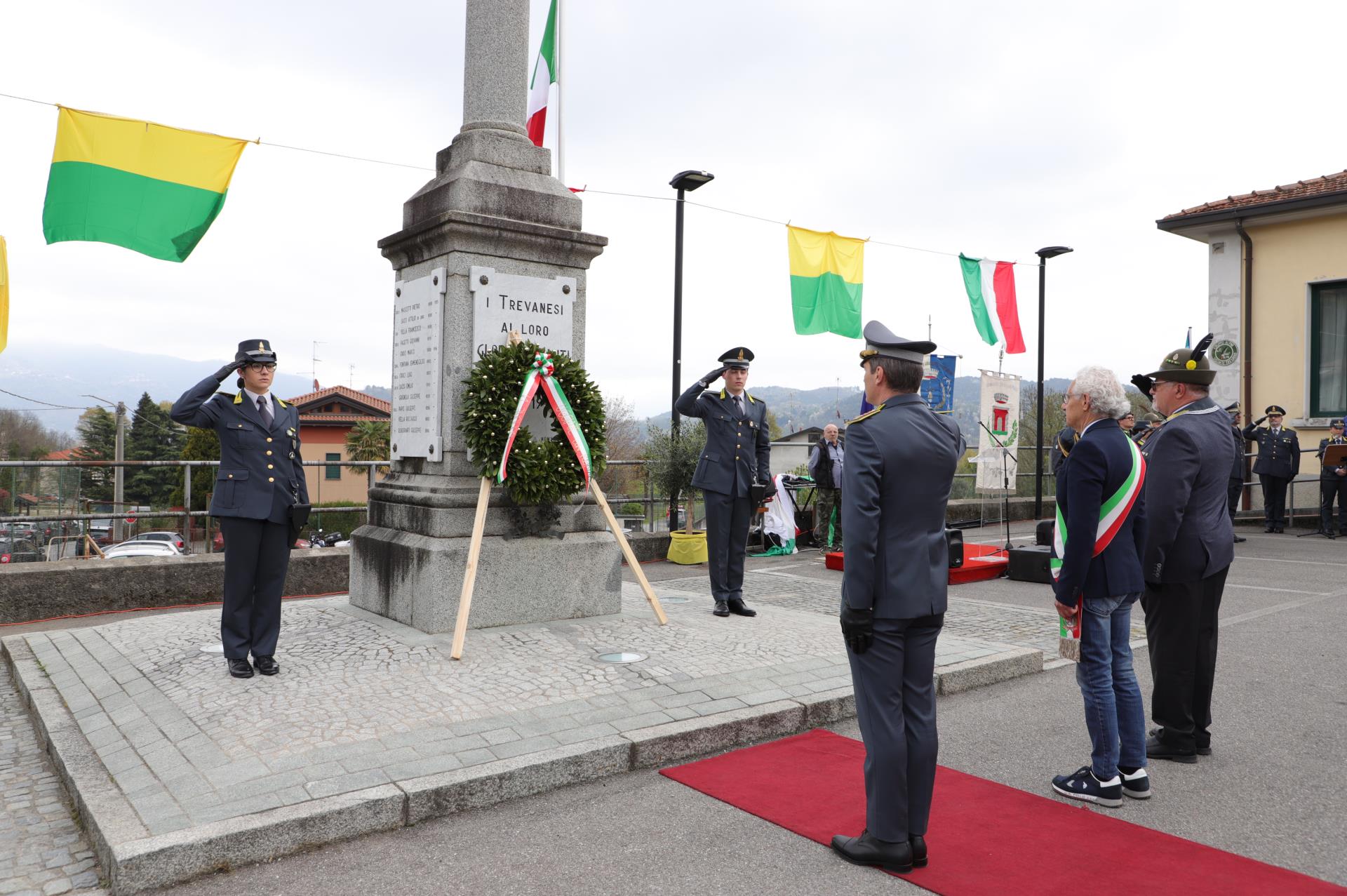 Uggiate con Ronago, inaugurata piazza “Fiamme Gialle”