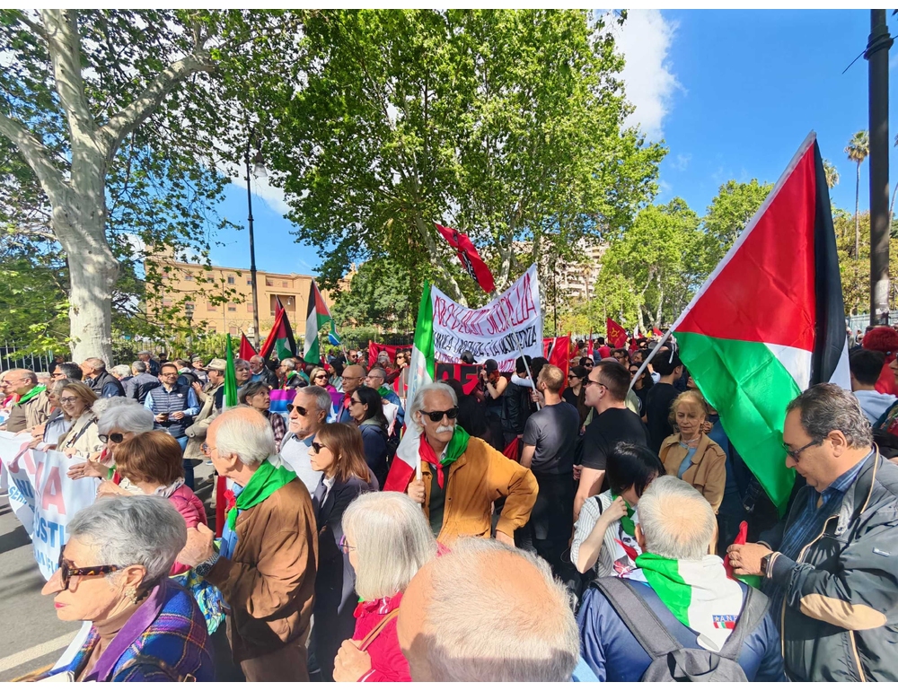 25 Aprile: corteo sfila per Palermo, moltissimi giovani