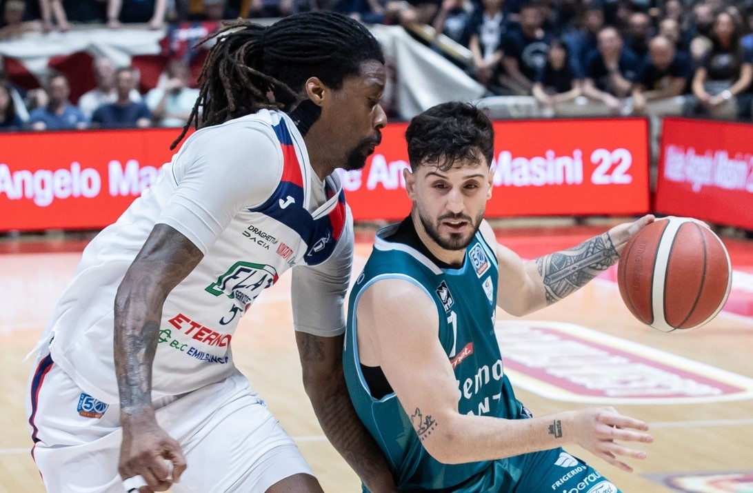 Playoff: Cantù cade al Paladozza, gara 3 va a Bologna