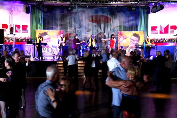 Domani alle 16 su Etv torna Superliscio