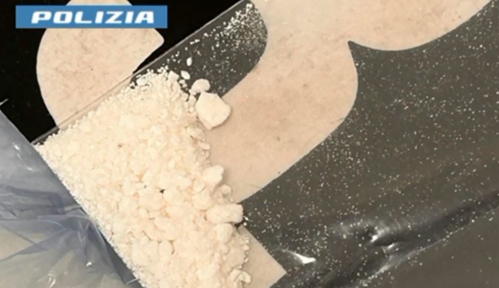 Sentinella, spacciatore e custode di droga e denaro: tre arresti nei boschi di Cadorago