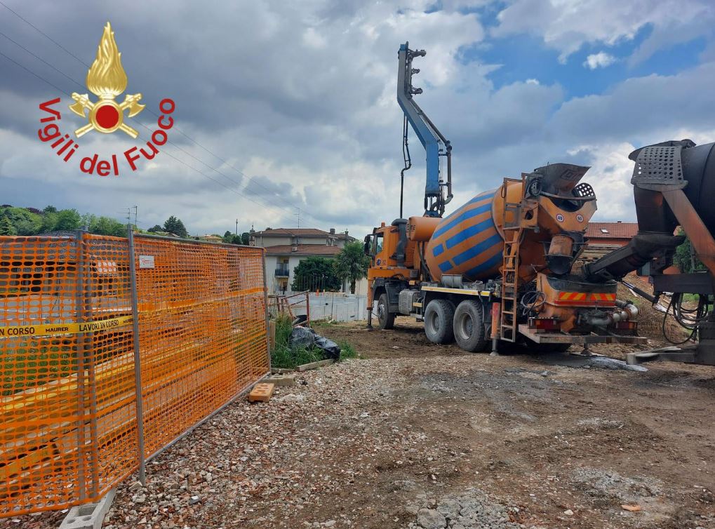 Appiano Gentile, operaio 36enne folgorato in cantiere. Intervento di vigili del fuoco e 118