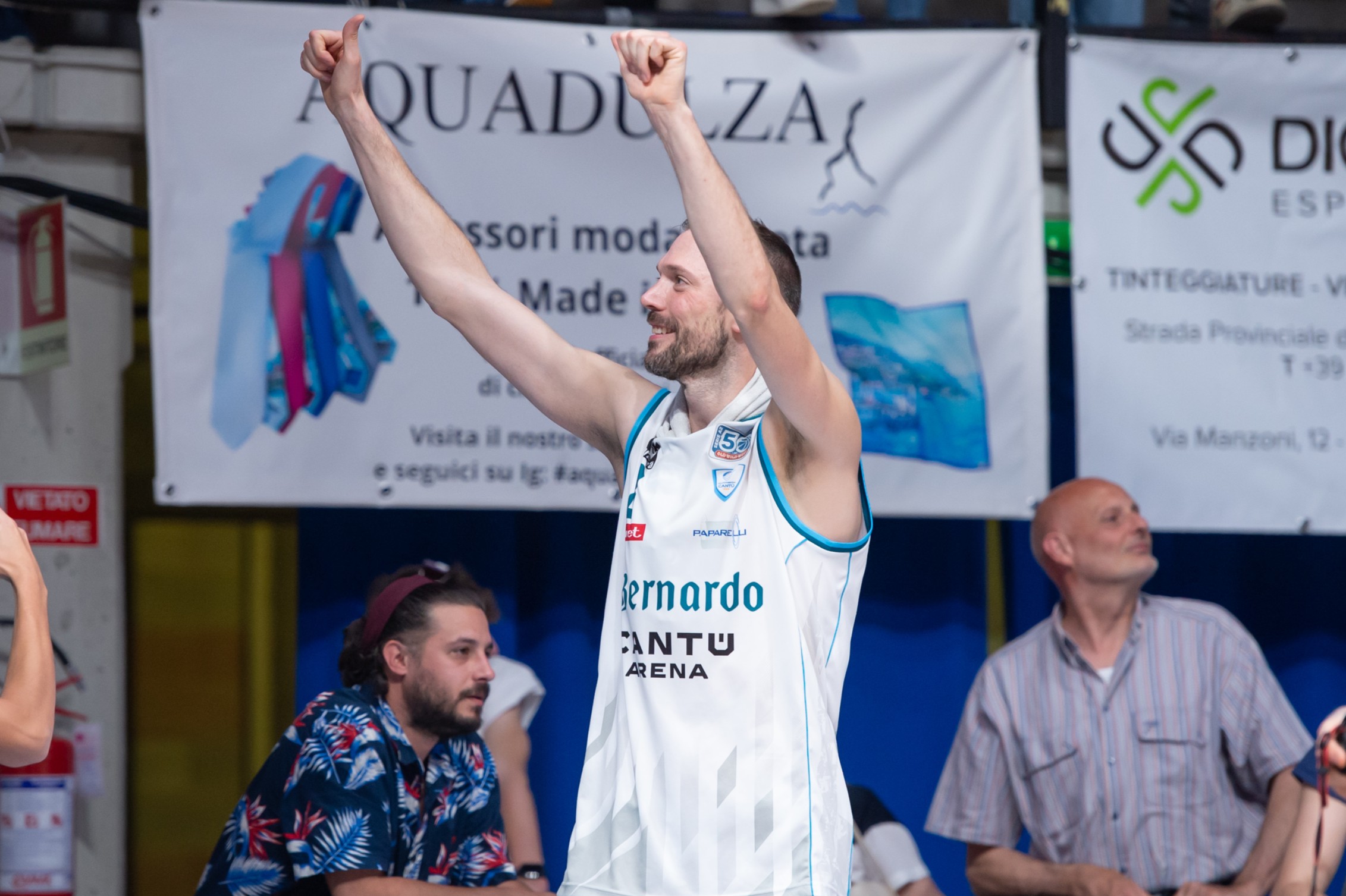 Dopo 124 presenze ufficiali si separano le strade tra la Pallacanestro Cantù e Baldi Rossi