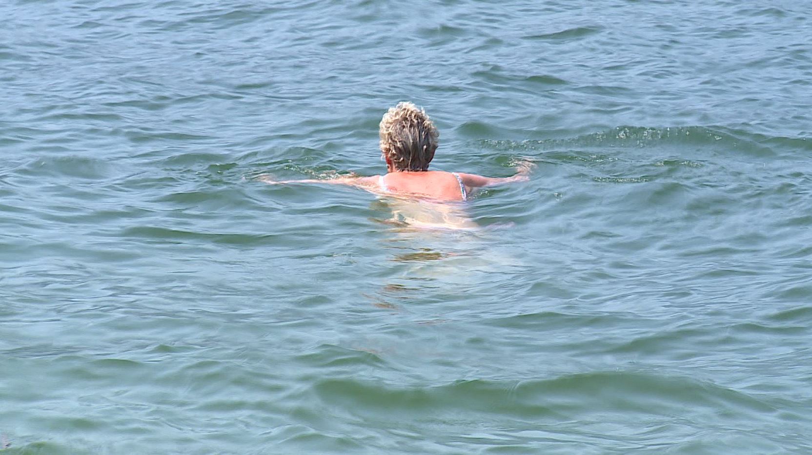 Lago di Como, l’Ats Insubria: “In acqua solo dove consentito e se si è buoni nuotatori”