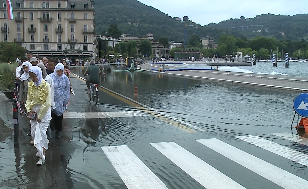 Lungolago di Como ancora allagato e chiuso al traffico: le deviazioni e le possibili riaperture