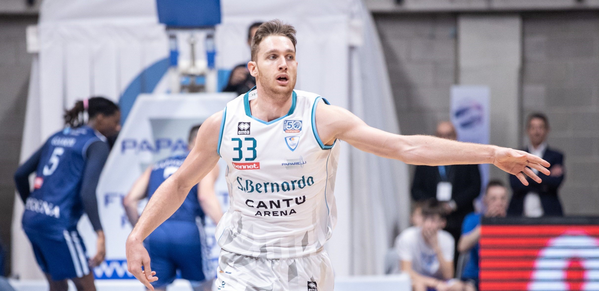 Basket, Cantù saluta Luca Possamai