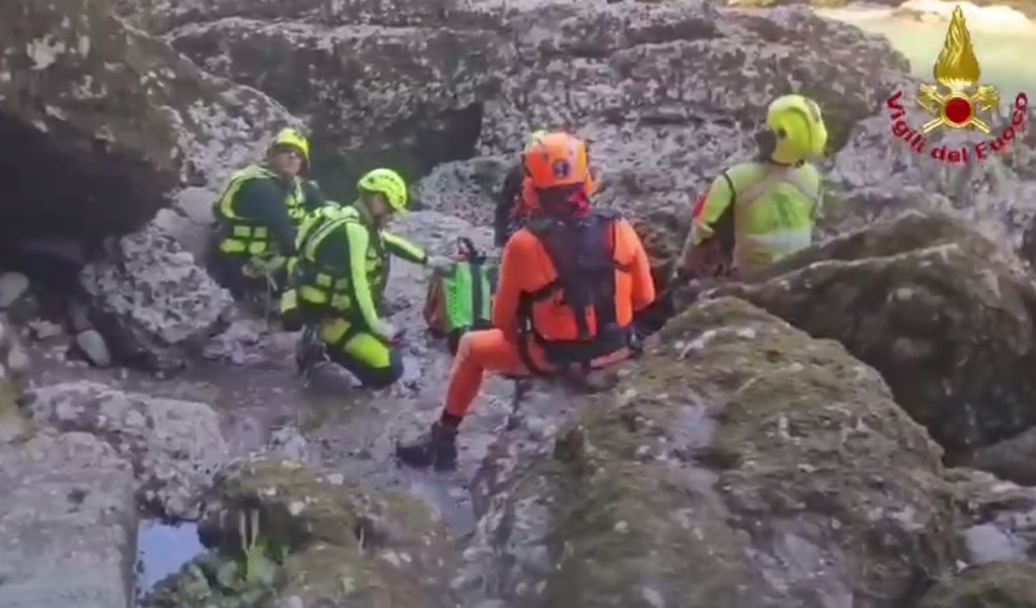 Morto scivolando nel fiume in provincia di Bergamo 69enne originario di Valsolda