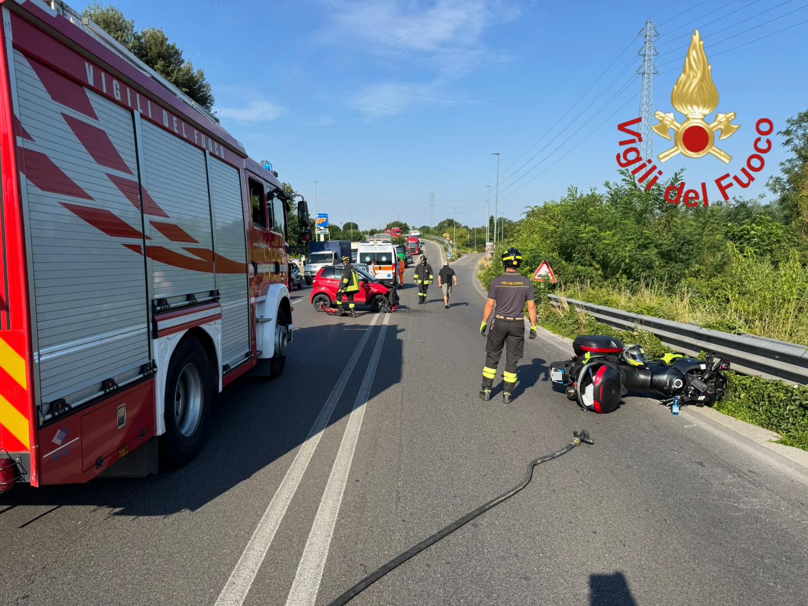Schianto tra auto e moto a Mariano Comense, 55enne ferito