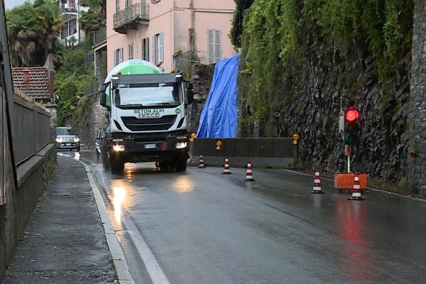 Argegno senso unico alternato statale Regina
