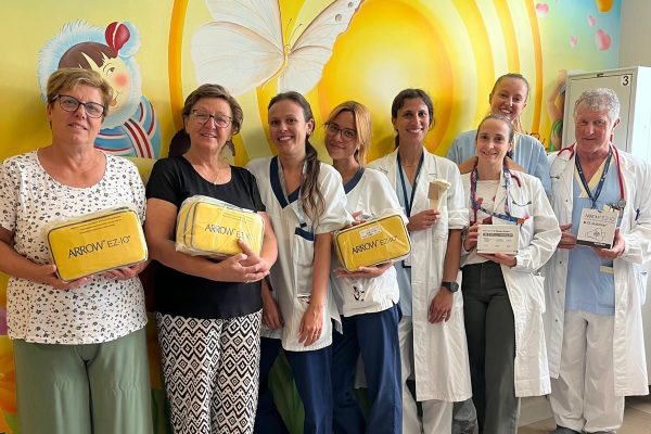L’associazione Paganoni dona al Sant’Anna un kit per l’accesso intraosseo