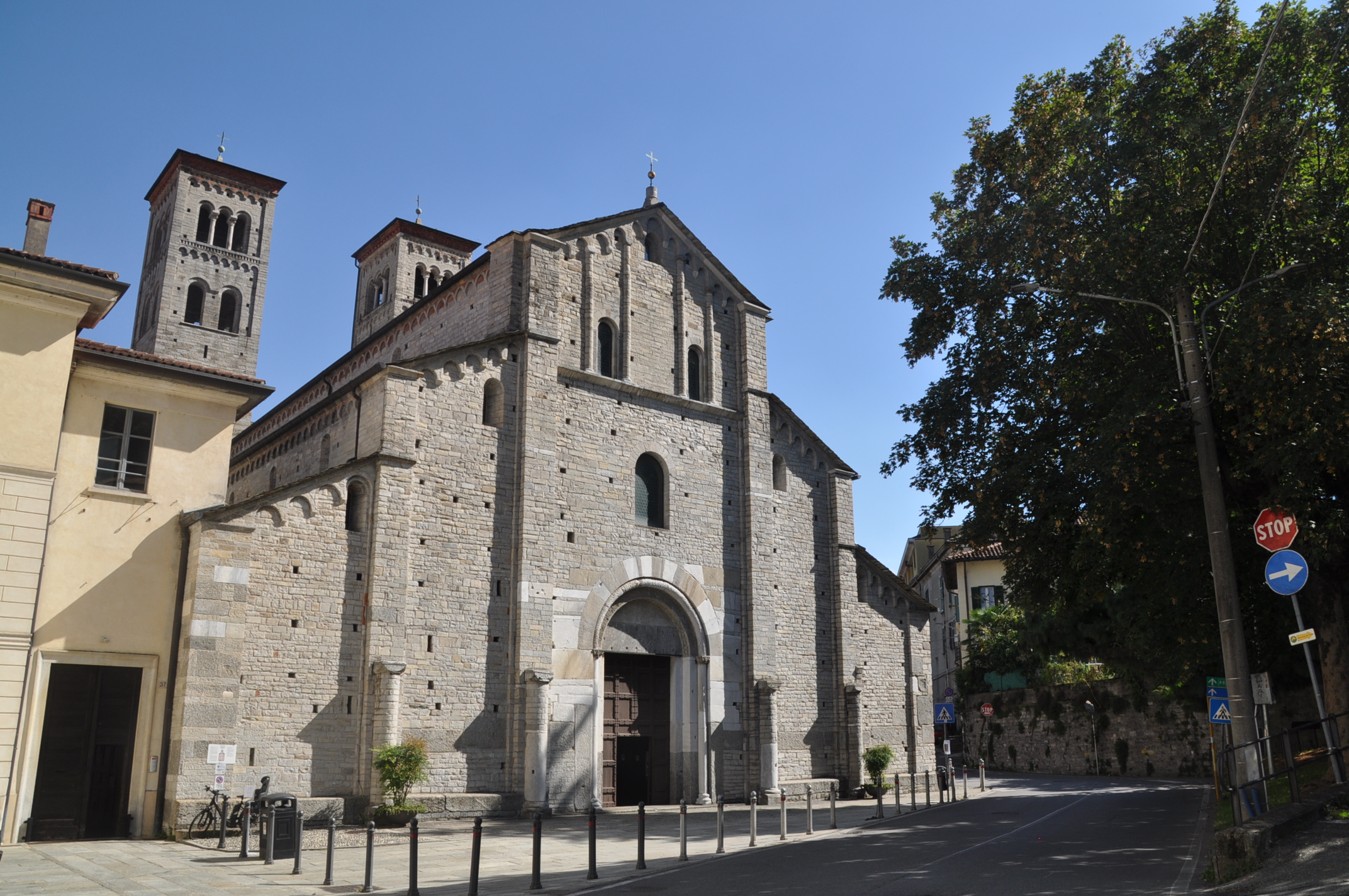 Domenica tour solidale alla Basilica di Sant’Abbondio
