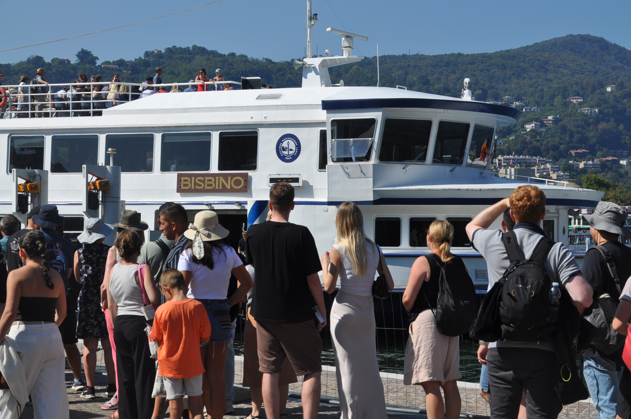 Scoprire il lago in treno e battello: 45mila viaggiatori in nove mesi hanno visitato il Lario