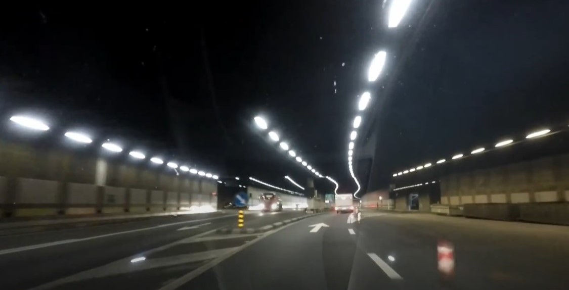 Sorpassi nella galleria del San Gottardo, centauri denunciati e moto sequestrate