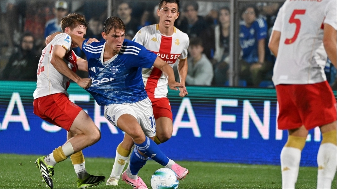 Ekuban risponde a Nico Paz: Como-Genoa termina 1-1