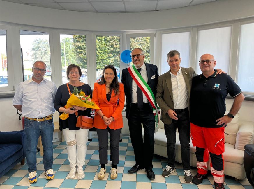 Dal “Centro per la famiglia” alla “Boutique solidale”: la visita del ministro per le Disabilità Locatelli a Rovellasca