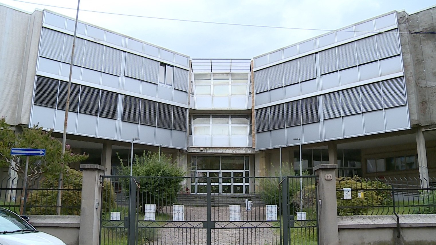 Chiusura delle scuole di Como, piano approvato in Regione. Famiglie pronte al ricorso al Tar