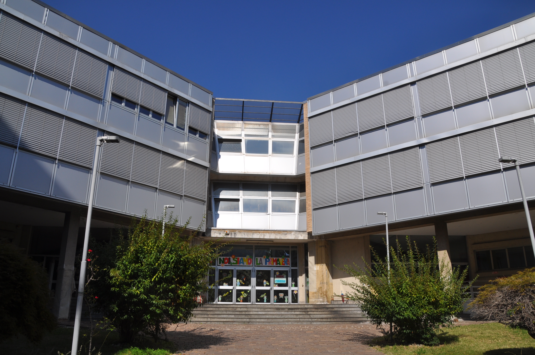 Chiusura della scuola “Corridoni” di Como: ricorso al Tar delle famiglie, al via la raccolta fondi