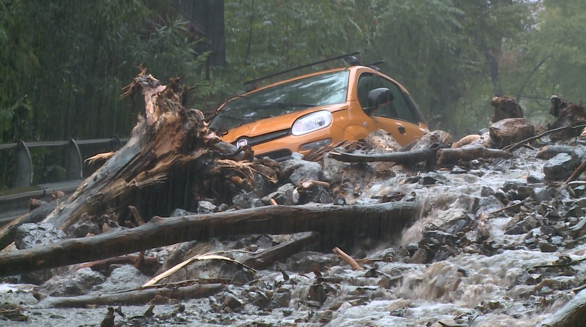 Frana a Blevio, sfollati a Torno e allagamenti tra Pognana e Faggeto Lario